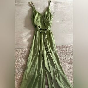 **BRAND NEW** SATIN FASHION NOVA JUMPSUIT